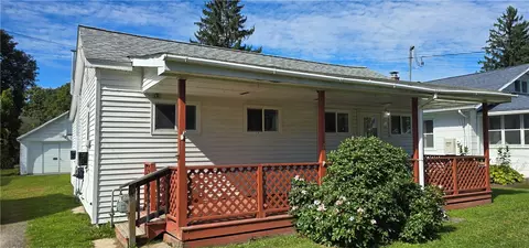 914 Spruce St, Southport, NY 14904