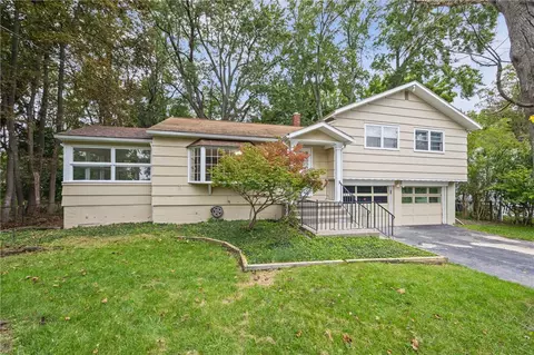 1566 Crittenden Rd, Rochester, NY 14623