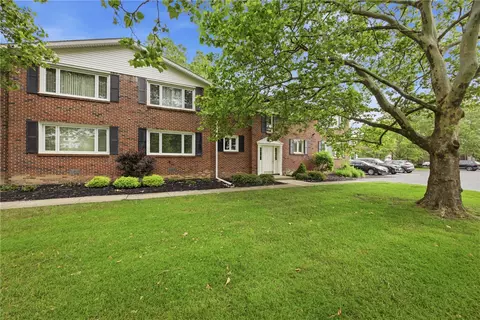 1001 Reserve Rd #5, West Seneca, NY 14224