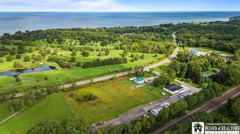4757 Willow Rd, Dunkirk, NY 14048 photo 8