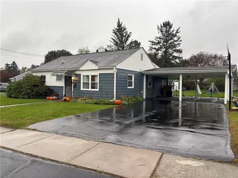 140 Catalpa Dr, Horseheads, NY 14845