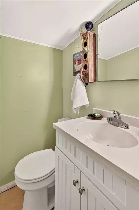 Bath - 313 Washington Ave, Irondequoit, NY 14617 photo 2 of 2