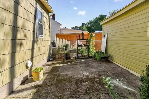 Exterior - 313 Washington Ave, Irondequoit, NY 14617 photo 3 of 4