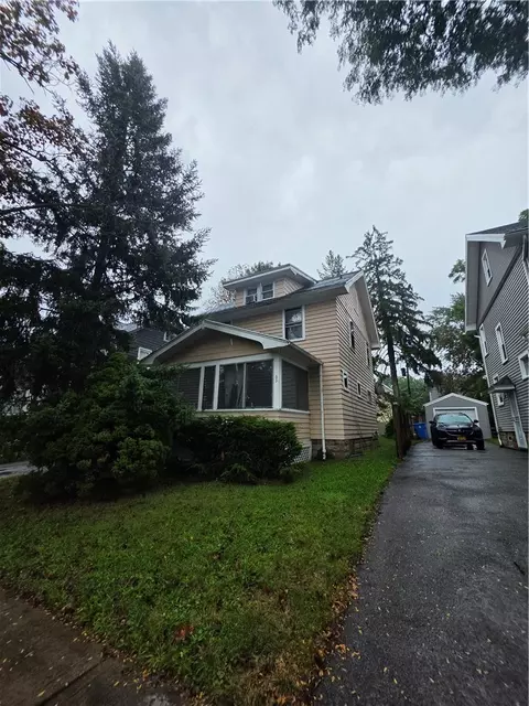 65 Devonshire Ct, Rochester, NY 14619