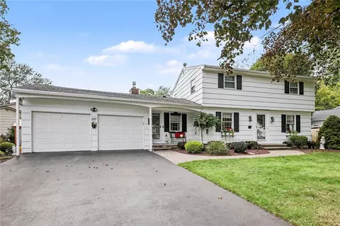 277 Country Shire Dr, Greece, NY 14626