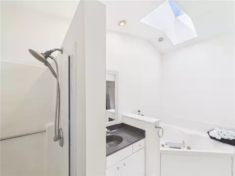Bath - 672 Neros, Webster, NY 14580 photo 4 of 7
