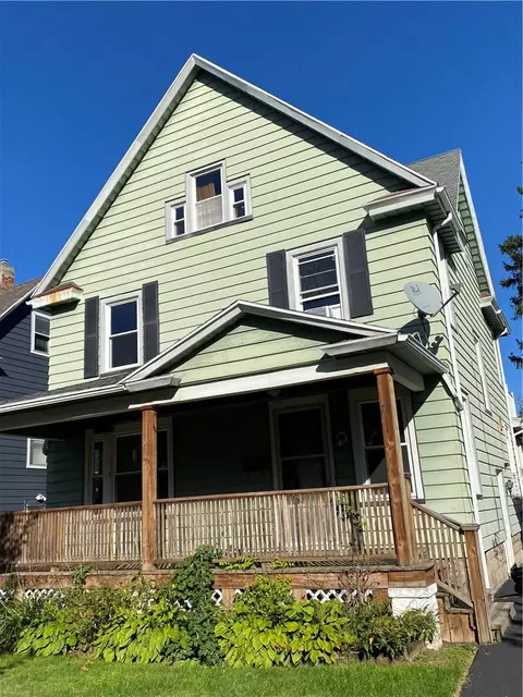 74 Chandler St, Rochester, NY 14619
