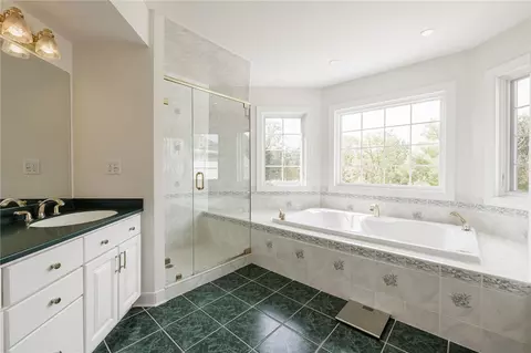 Bath - 51 Stablegate Dr, Webster, NY 14580 photo 3 of 6