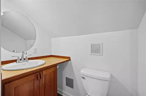 Bath - 76 Eastview Ave, Irondequoit, NY 14609 photo 4 of 5