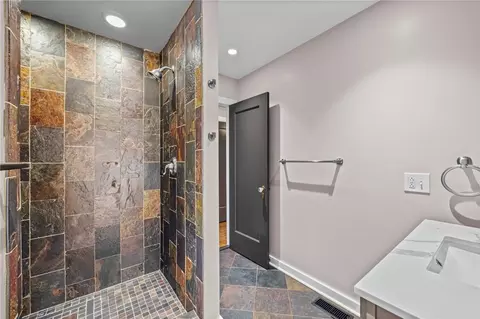 Bath - 76 Eastview Ave, Irondequoit, NY 14609 photo 2 of 5
