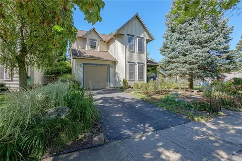 125 Delray Rd, Rochester, NY 14610