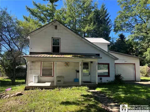 141 Merlin Ave, Ellicott, NY 14701
