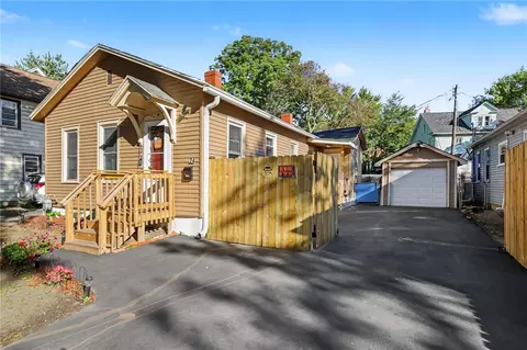 24 Bloss St, Rochester, NY 14608