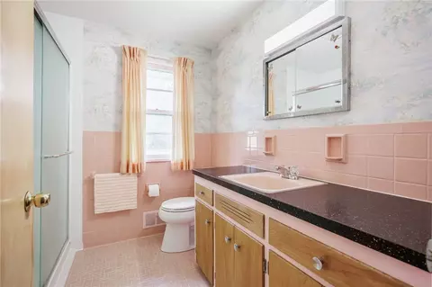 Bath - 106 Pine Tree Ln, Irondequoit, NY 14617 photo 1 of 3
