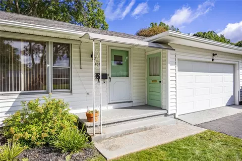 Exterior - 106 Pine Tree Ln, Irondequoit, NY 14617 photo 5 of 11