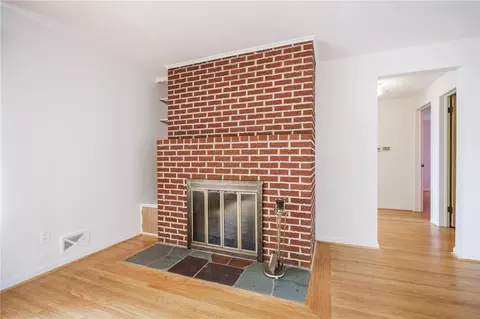 Living - 106 Pine Tree Ln, Irondequoit, NY 14617 photo 6 of 8
