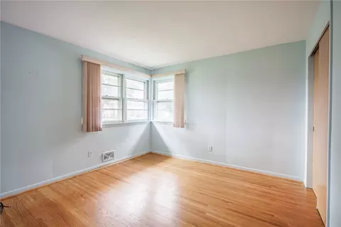 Bedroom - 106 Pine Tree Ln, Irondequoit, NY 14617 photo 1 of 5