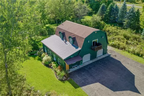8877 State Route 21, Naples, NY 14512