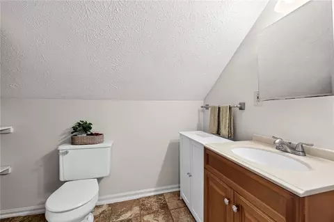 Bath - 87 Knapp Ave, Irondequoit, NY 14609 photo 2 of 3