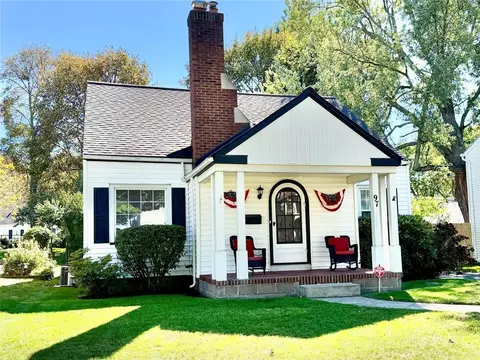 97 Vinton Rd, Irondequoit, NY 14622