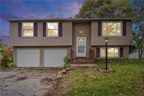 60 Overland Trl, West Henrietta, NY 14586