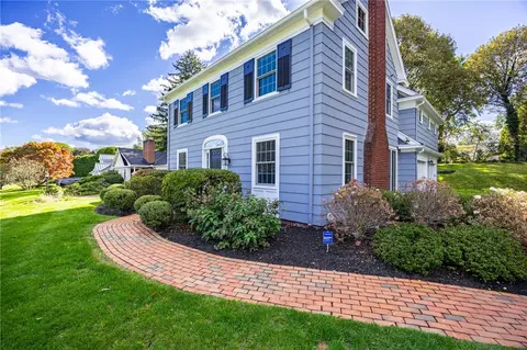 387 Kilbourn Rd, Rochester, NY 14618