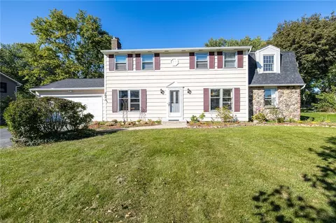 262 Hillary Ln, Penfield, NY 14526