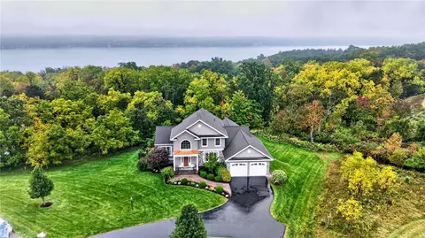 4313 Lake Hill Dr, Canandaigua, NY 14424