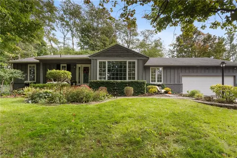 5441 Holtz Rd, Palmyra, NY 14522