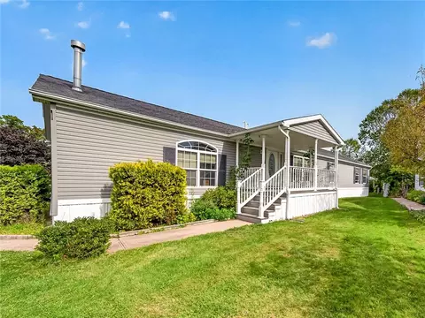 6325 Roberts Dr, Victor, NY 14564