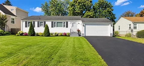 137 Rossmore St, Gates, NY 14606