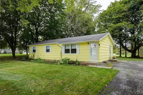 1143 Washington St, Ogden, NY 14559