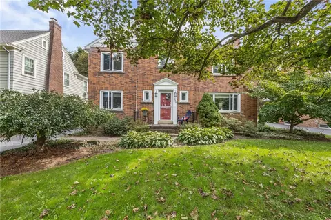 330 Rhinecliff Dr, Rochester, NY 14618