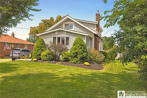 65 S Autumn St, Amherst, NY 14221