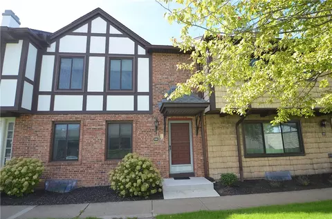 110 Camberley Pl, Penfield, NY 14526