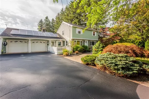 Exterior - 151 Salt Rd, Webster, NY 14580 photo 2 of 12