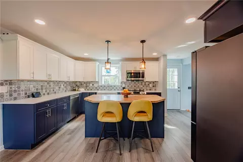 Kitchen - 151 Salt Rd, Webster, NY 14580 photo 2 of 6