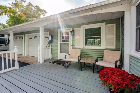Exterior - 151 Salt Rd, Webster, NY 14580 photo 6 of 12