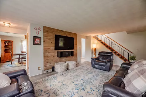 Living - 151 Salt Rd, Webster, NY 14580 photo 2 of 6