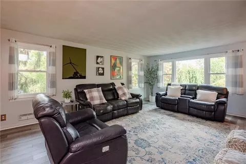 Living - 151 Salt Rd, Webster, NY 14580 photo 3 of 6