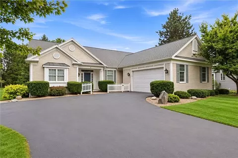 2 Oakfield Way, Pittsford, NY 14534