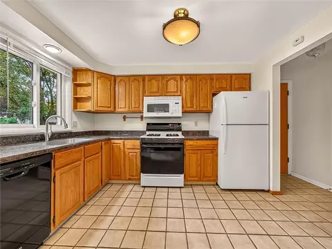 Kitchen - 227 Timrod Dr, Irondequoit, NY 14617 photo 2 of 6