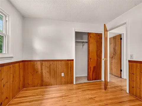 Bedroom - 227 Timrod Dr, Irondequoit, NY 14617 photo 4 of 7