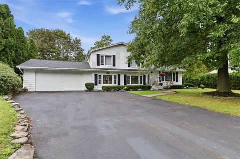 15 Glider Ave, Elmira, NY 14903