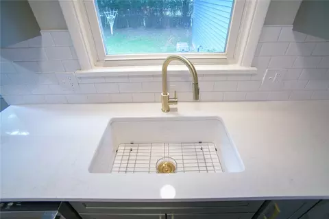 Kitchen - 539 Washington Ave, Irondequoit, NY 14617 photo 7 of 7