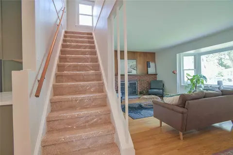 Entry Way - 539 Washington Ave, Irondequoit, NY 14617 photo 2 of 3