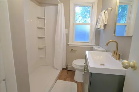 Bath - 539 Washington Ave, Irondequoit, NY 14617 photo 3 of 3