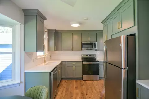 Kitchen - 539 Washington Ave, Irondequoit, NY 14617 photo 6 of 7