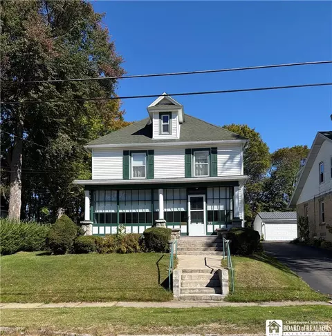 22 Babcock Ave, Hanover, NY 14136