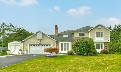 645 Webster Rd, Webster, NY 14580